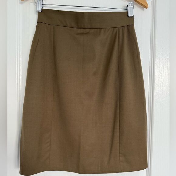 CHANEL Olive Green Mini Skirt. - Picture 1 of 3